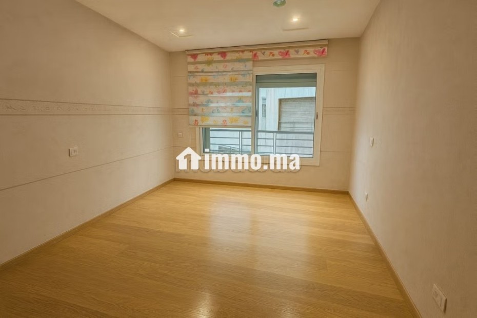 Appartement à l'achat à Les Hôpitaux. Surface de 163 m². Ascenseur - Vente Immobilier - Casablanca - photo 3