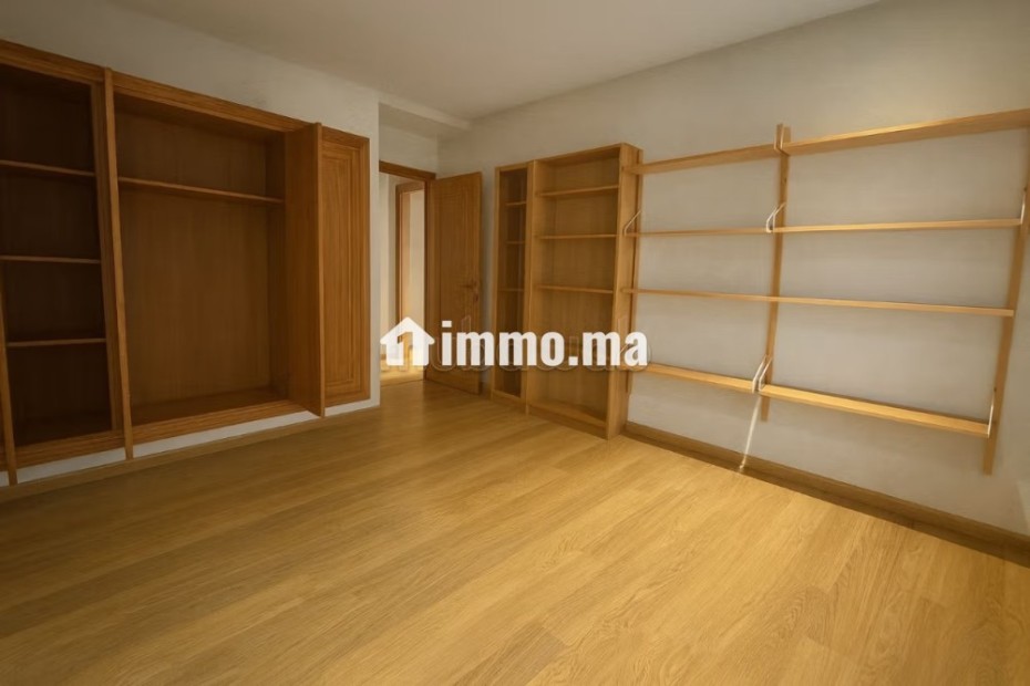 Appartement à l'achat à Les Hôpitaux. Surface de 163 m². Ascenseur - Vente Immobilier - Casablanca - photo 4