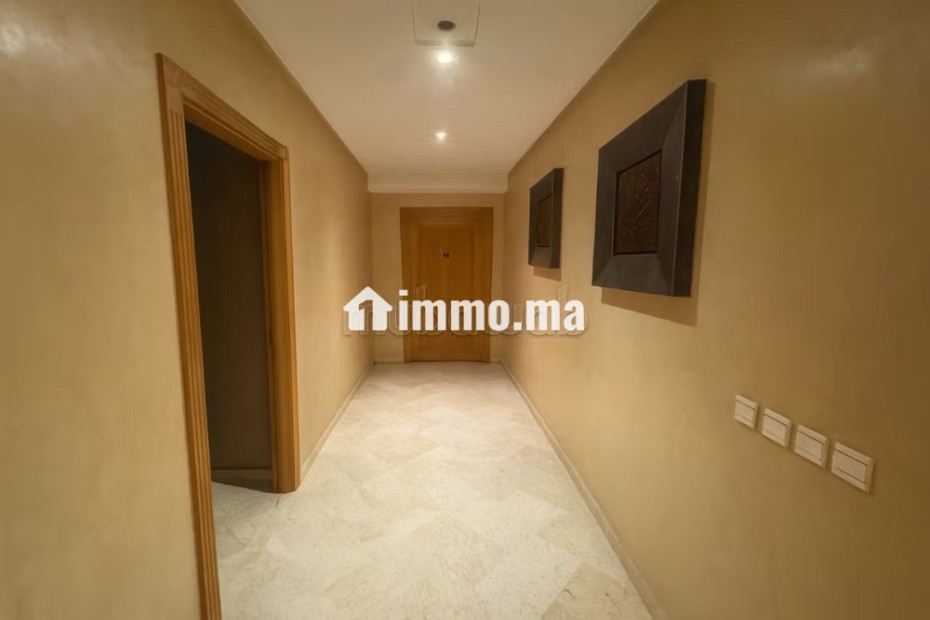 Appartement à l'achat à Les Hôpitaux. Surface de 163 m². Ascenseur - Vente Immobilier - Casablanca - photo 5