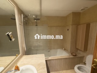 Appartement à l'achat à Les Hôpitaux. Surface de 163 m². Ascenseur - Appartement à vendre - Casablanca