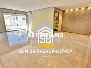 Très joli 2 ch vide dernier etage ferme bretonne - Terrain à louer - Casablanca