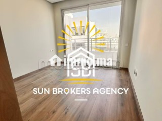Très joli 2 ch vide dernier etage ferme bretonne - Terrain à louer - Casablanca