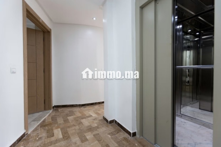 Appart Haut standing a coté de casa voyageur - Location Immobilier - Casablanca - photo 4