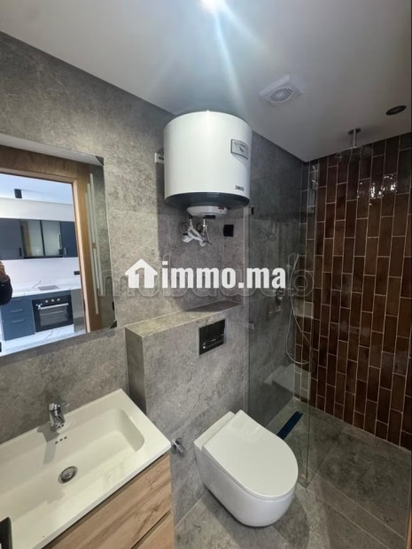 Appartement à vendre à Casablanca Finance City. 1 Pièce. Salon Marocain, sécurité - Vente Immobilier - Casablanca - photo 3