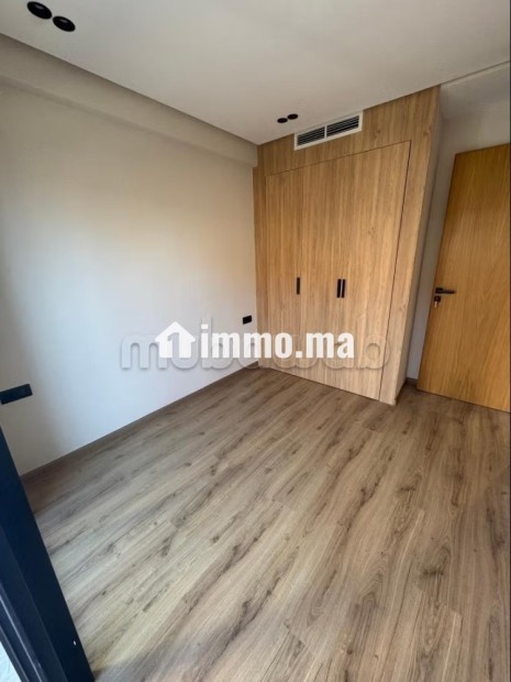 Appartement à vendre à Casablanca Finance City. 1 Pièce. Salon Marocain, sécurité - Vente Immobilier - Casablanca - photo 5