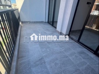 Appartement à vendre à Casablanca Finance City. 1 Pièce. Salon Marocain, sécurité - Appartement à vendre - Casablanca