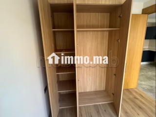 Appartement à vendre à Casablanca Finance City. 1 Pièce. Salon Marocain, sécurité - Appartement à vendre - Casablanca