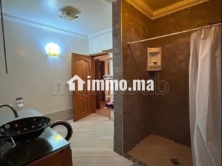 Villa de standing à louer pour vos vacances à Agadir Melloul. 6 chambres. Places de parking et beau jardin - Villa à vendre - Autre