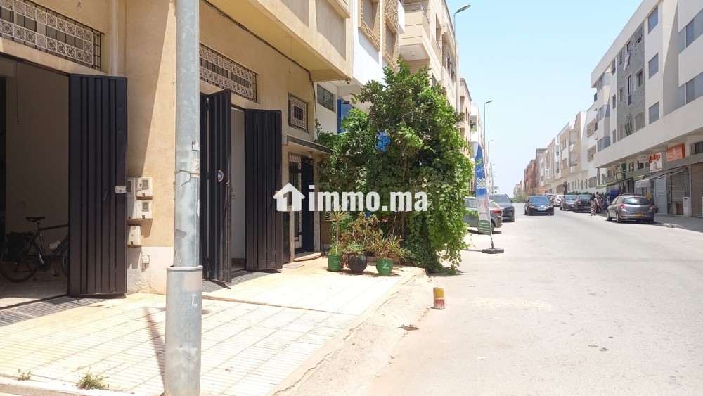 Location d’un carage avec cave et mezzanine dans un e zone à fort potentiel et en émergence - Location Immobilier - Temara - photo 2
