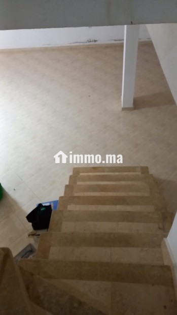 Location d’un carage avec cave et mezzanine dans un e zone à fort potentiel et en émergence - Location Immobilier - Temara - photo 6