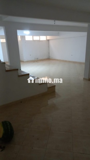 Location d’un carage avec cave et mezzanine dans un e zone à fort potentiel et en émergence - Location Immobilier - Temara - photo 8