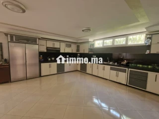 Villa de 410 m² terrain et 427 m² construit - Villa à vendre - Bouskoura