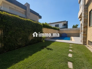 Villa de 410 m² terrain et 427 m² construit - Villa à vendre - Bouskoura