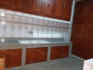A vendre Belle Maison titrée de 121m2, avec 2 façades en R+1Quartier El Amal (ERAC) Khouribga - Maison à vendre - Khouribga