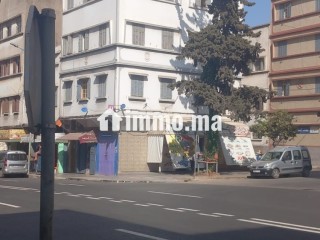 منزل كامل للبيع تجاري بثلاث واجهات 85م² يتوفر على أربع طوابق وثلاث محلات تجارية - Maison à vendre - Casablanca