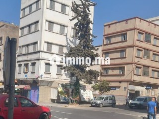 منزل كامل للبيع تجاري بثلاث واجهات 85م² يتوفر على أربع طوابق وثلاث محلات تجارية - Maison à vendre - Casablanca