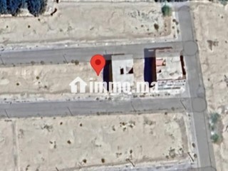 بقعة ارضية تجارية 120 متر مربع مسجلة ومحفظة واجهتين متقابلتين R+3 - Terrain à vendre - Guercif