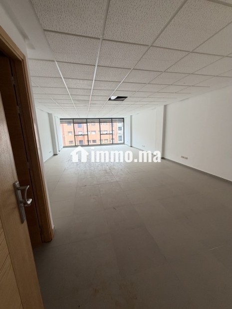 Ateau bureau neuf, jamais occupé – première mise en location, idéalement situé à Guéliz avec vue directe sur l’avenue Yacoub El Mansour. - Location Immobilier - Marrakech - photo 3