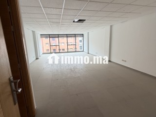 Ateau bureau neuf, jamais occupé – première mise en location, idéalement situé à Guéliz avec vue directe sur l’avenue Yacoub El Mansour. - Bureau à louer - Marrakech