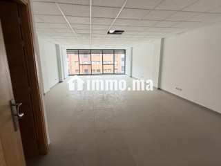 Ateau bureau neuf, jamais occupé – première mise en location, idéalement situé à Guéliz avec vue directe sur l’avenue Yacoub El Mansour. - Bureau à louer - Marrakech