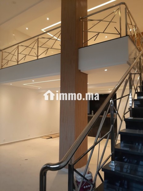 À vendre local(magasin avec 2 rideaux) aménagé en Café/snack sur rue double voie - Vente Immobilier - Bouskoura - photo 4