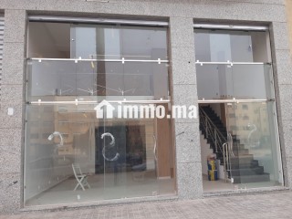À vendre local(magasin avec 2 rideaux) aménagé en Café/snack sur rue double voie - Local commercial à vendre - Bouskoura