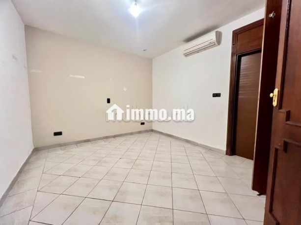 a-louer-villas-au-coeur-de-ain-diab-vide-big-13