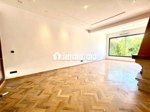 a-louer-villas-au-coeur-de-ain-diab-vide-big-7
