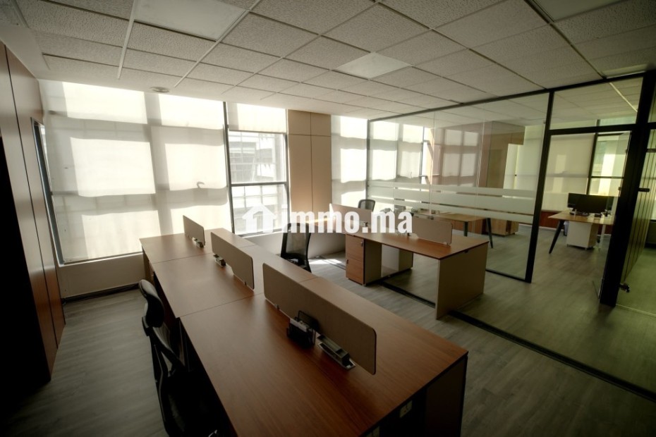 Bureau à louer bien équipé avec 3 place au garage - Location Immobilier - Casablanca - photo 8