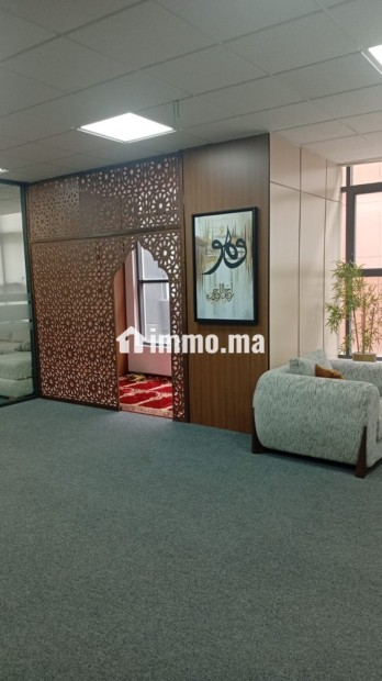 Bureau à louer bien équipé avec 3 place au garage - Location Immobilier - Casablanca - photo 1