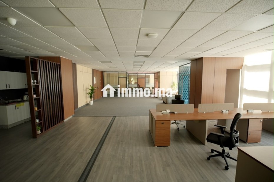 Bureau à louer bien équipé avec 3 place au garage - Location Immobilier - Casablanca - photo 3