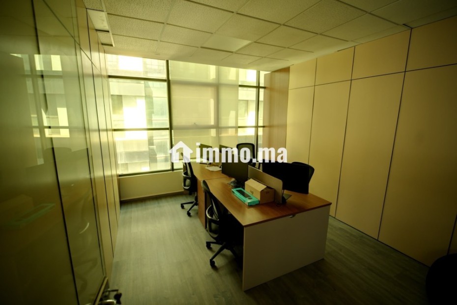 Bureau à louer bien équipé avec 3 place au garage - Location Immobilier - Casablanca - photo 4