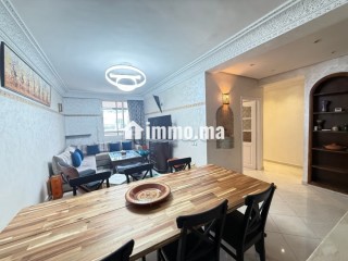 Bel appartement en location à Hay El Menzah. 4 pièces confortables. Salon traditionnel et porte blindée - Appartement à louer - Rabat