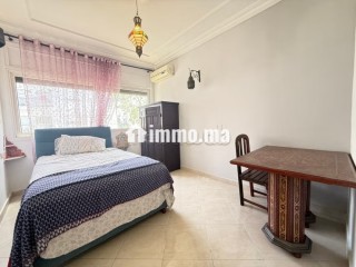 Bel appartement en location à Hay El Menzah. 4 pièces confortables. Salon traditionnel et porte blindée - Appartement à louer - Rabat