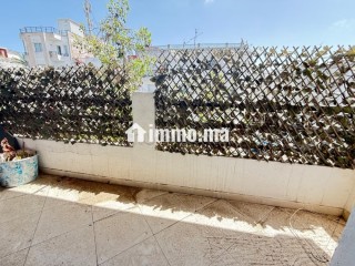 Bel appartement en location à Hay El Menzah. 4 pièces confortables. Salon traditionnel et porte blindée - Appartement à louer - Rabat