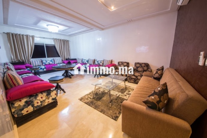 location-dun-appartement-a-agdal-4-pieces-terrasse-et-ascenseur-big-0