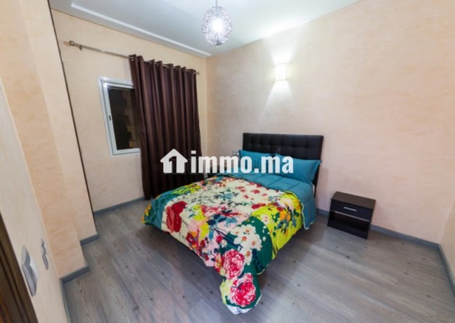 location-dun-appartement-a-agdal-4-pieces-terrasse-et-ascenseur-big-1