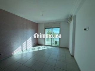 Bureaux à louer à Riyad. Superficie 200 m². Ascenseur et terrasse - Bureau à louer - Rabat