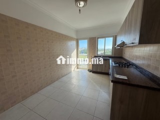 Bureaux à louer à Riyad. Superficie 200 m². Ascenseur et terrasse - Bureau à louer - Rabat
