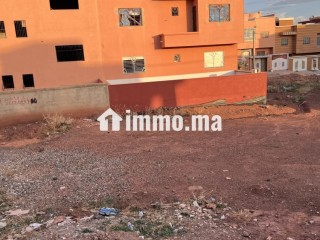 بقعة أرضية للبيع بحي راقي بنجد، مساحة 197 - Terrain à vendre - Khenifra