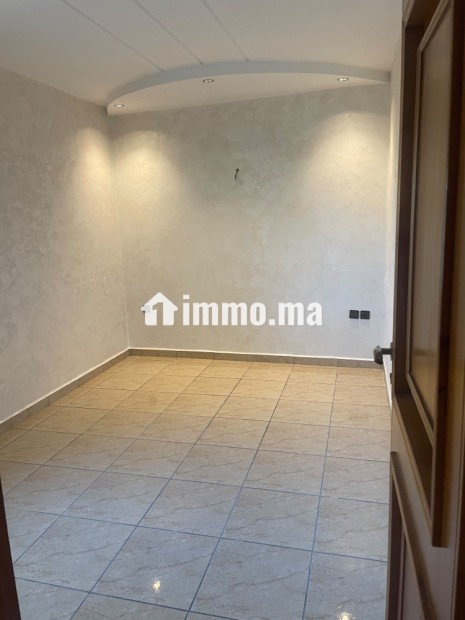 À louer – Appartement rénové à Roches Noires - Location Immobilier - Casablanca - photo 4