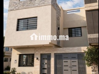 منزل للبيع قريب يوجد فتجزءة المنزه 1 سهب الخيل 2سكنات - Maison à vendre - Oujda