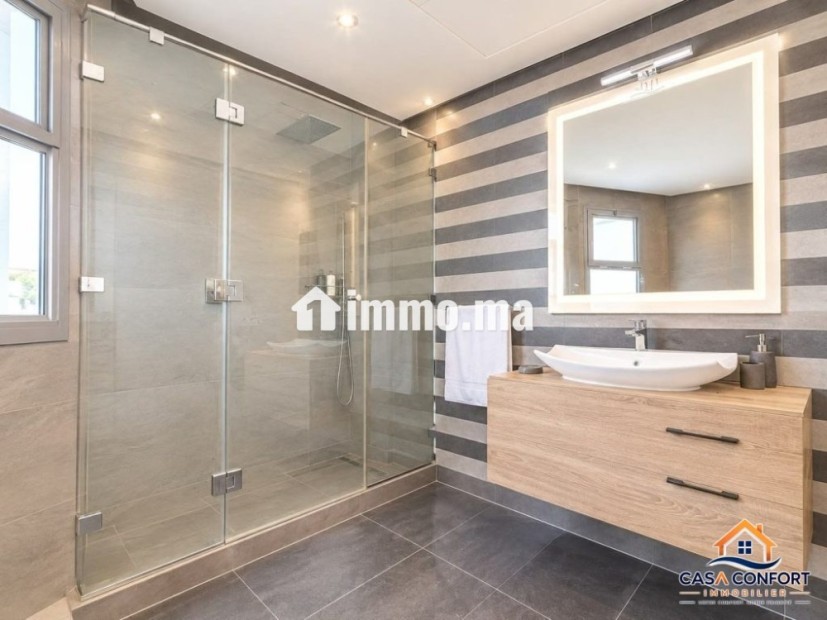 Location longue durée Studio de luxe meublé de 60 m² à la Marina, Casablanca - Location Immobilier - Casablanca - photo 6