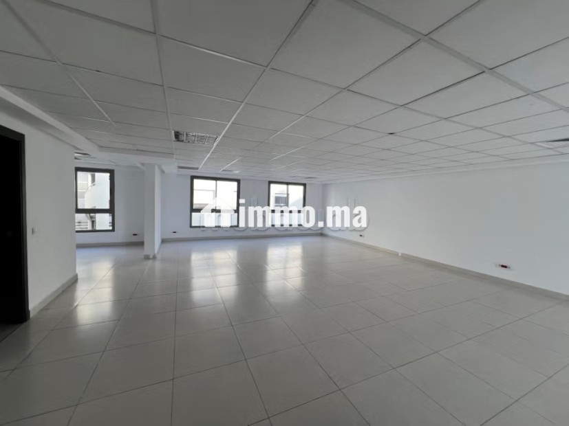 Top bureau avec terasse à louer à ain diab proche de marina - Location Immobilier - Casablanca - photo 1
