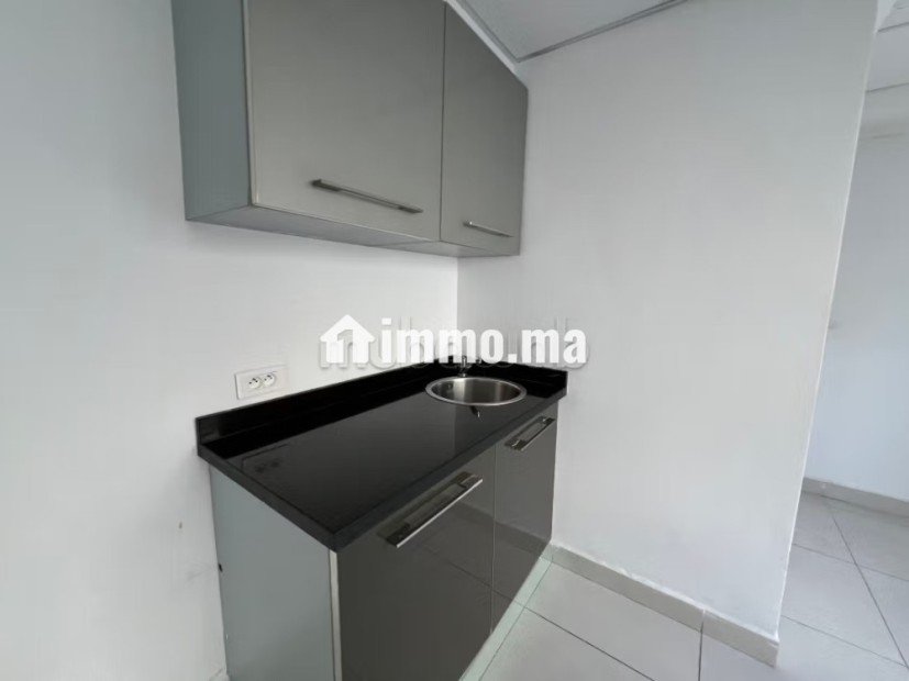 Top bureau avec terasse à louer à ain diab proche de marina - Location Immobilier - Casablanca - photo 7