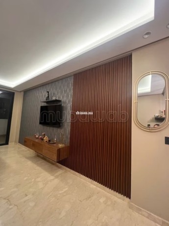 studio-meuble-terrasse-neuf-en-location-a-maarif-extension-big-6