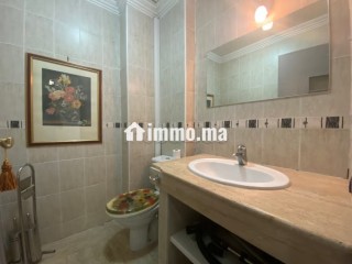 Location d'un appartement à Nouvelle Ville. 3 chambres. Antenne parabolique et sécurité - Appartement à vendre - Fes