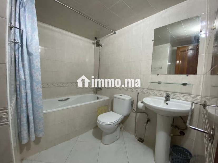Location d'un appartement en Centre. 4 pièces confortables. Antenne parabolique, résidence sécurisée - Vente Immobilier - Fes - photo 6