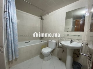 Location d'un appartement en Centre. 4 pièces confortables. Antenne parabolique, résidence sécurisée - Appartement à vendre - Fes