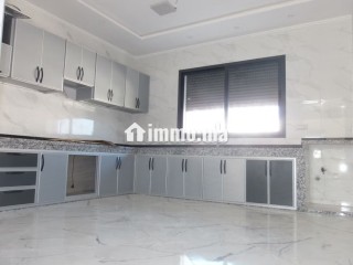 Niveau de villa avec garage - Villa à vendre